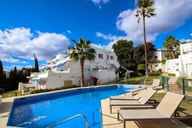 Lujoso apartamento en planta baja en Puerto Banús, Marbella — 3