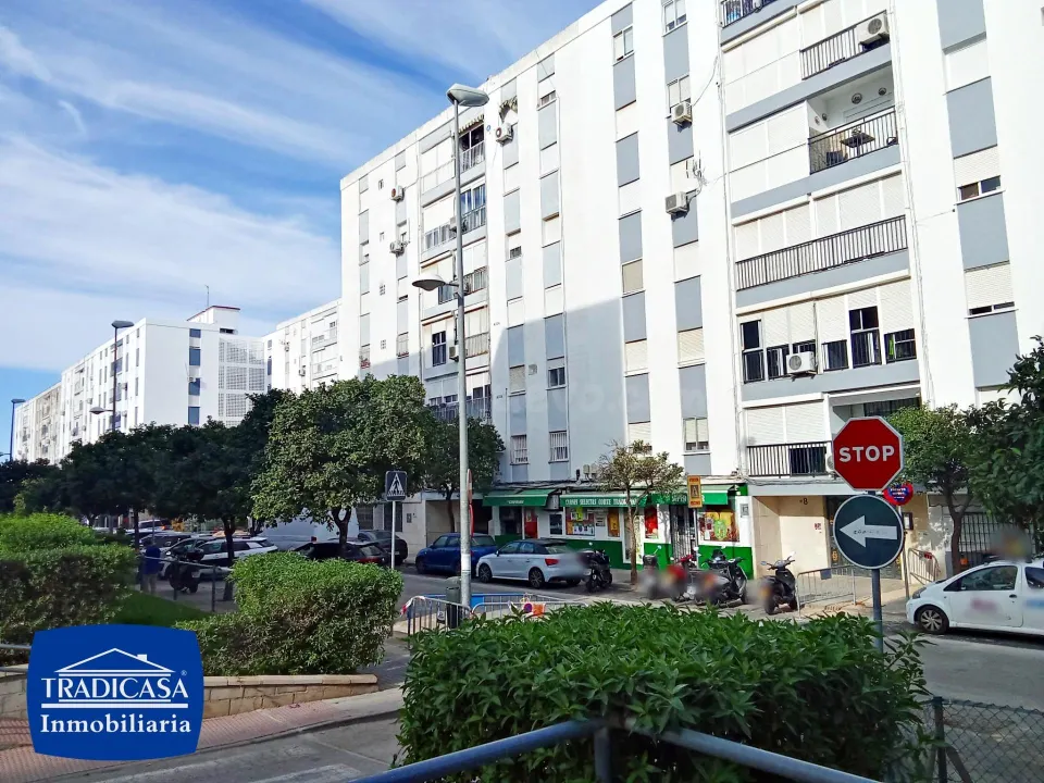 PISO EN VALLESEQUILLO I – A ESCASOS MINUTOS DE LA ESTACIÓN DE TREN Y AUTOBUSES Y DEL CENTRO DE JEREZ  ✨