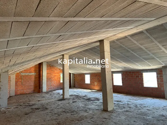 EDIFICIO A LA VENTA EN AGULLENT — 8