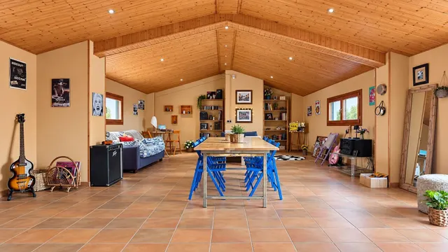 Ático dúplex de 5 dormitorios en el corazón de Valls con garaje privado y piscina — 40