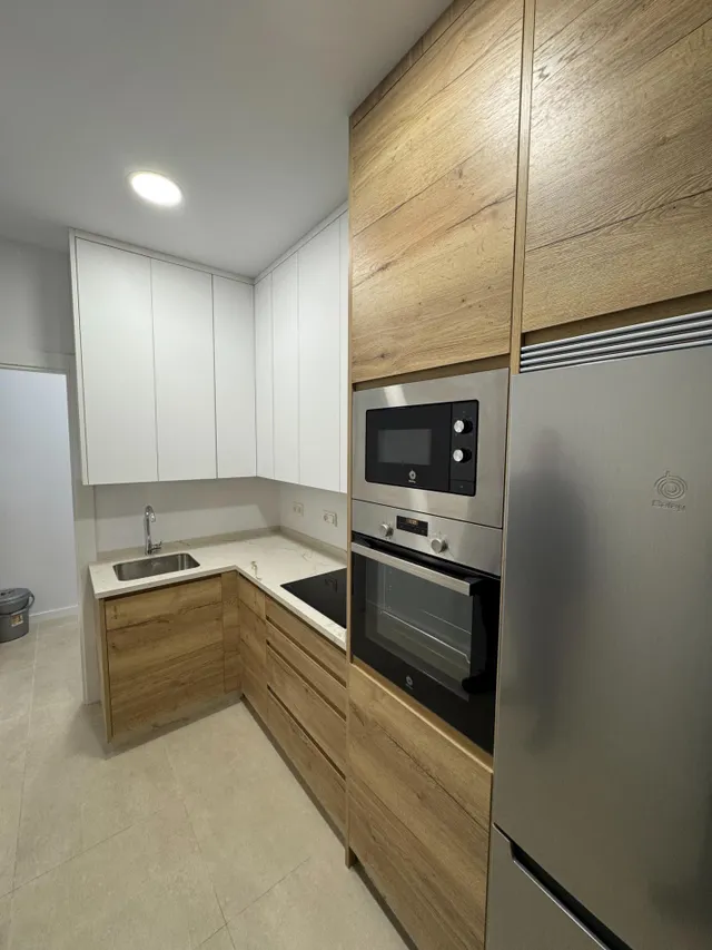 APARTAMENTOS MODERNOS E INDEPENDIENTES TOTALMENTE REFORMADOS — 28