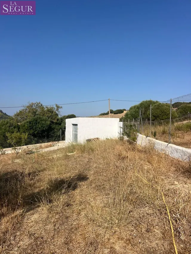 MAGNIFICA CASA CON TERRENO RUSTICO EN ABEJARUCO - foto 2