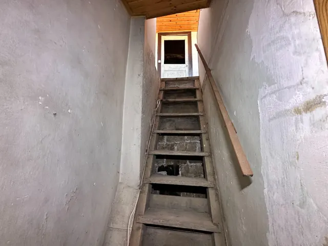 SE VENDE CASA ADOSADA EN BERGA — 35