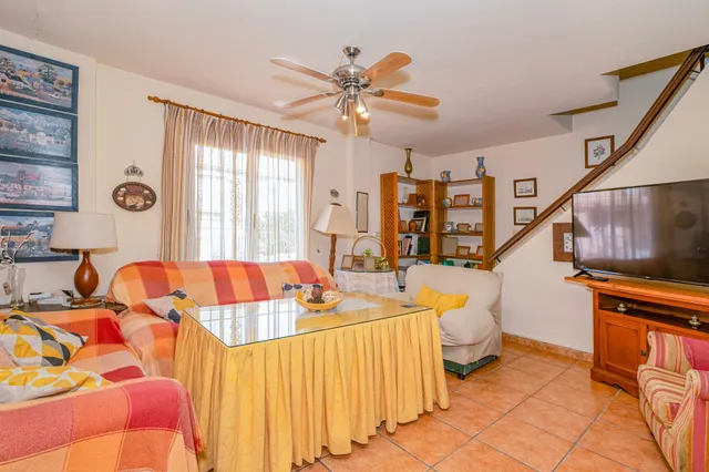 AMPLIA VIVIENDA EN CHAUCHINA CON PISCINA — 20
