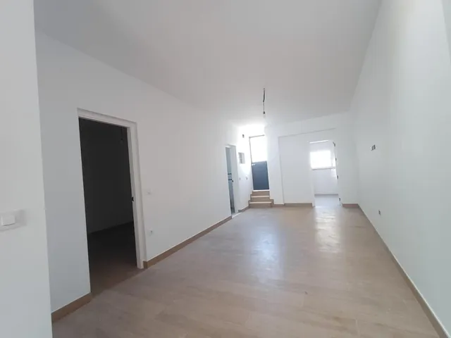 EN VENTA CASA DE PLANTA BAJA EN LA PUEBLA DEL RÍO - foto 2