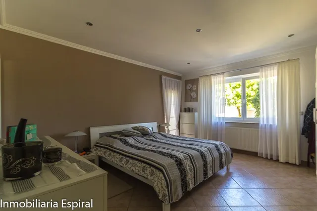 Impresionante Chalet en Abegondo con Vistas al Valle . — 29