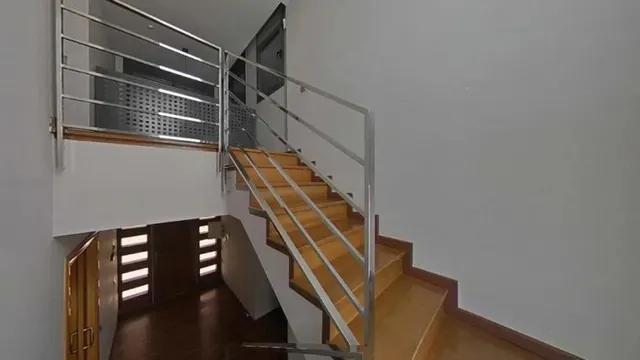 Gran casa con garaje y piscina — 24