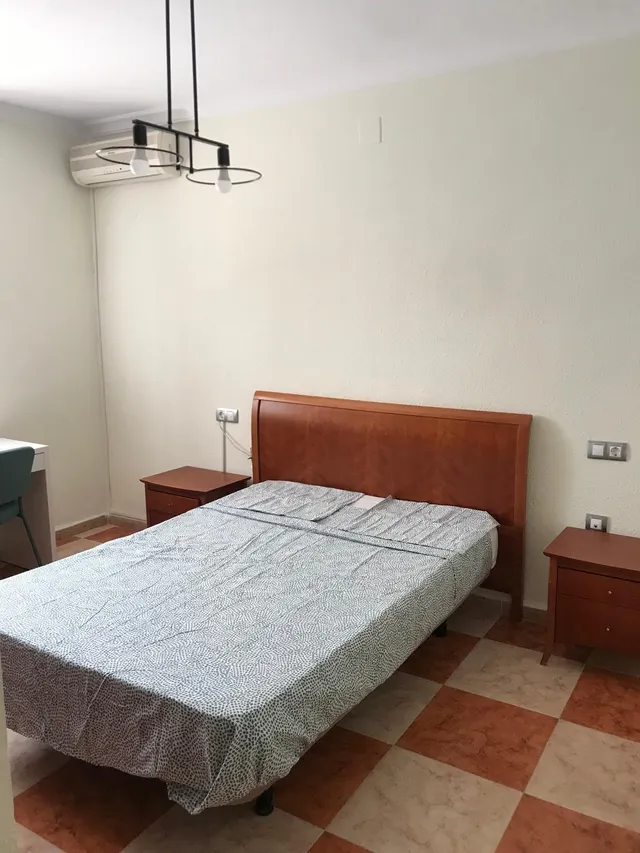 PISO AMPLIO EN LA TRINIDAD CENTRO — 10