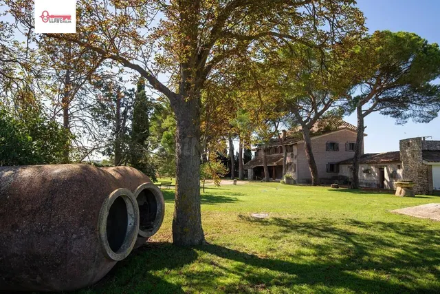 Exclusiva Casa de Piedra con 7.000 mt Terreno Arbolado y Pis - foto 5