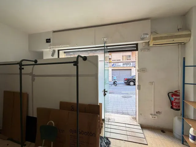 Amplio Local Comercial en la Zona de Santo Domingo, Alicante por solo €140.000 — 9