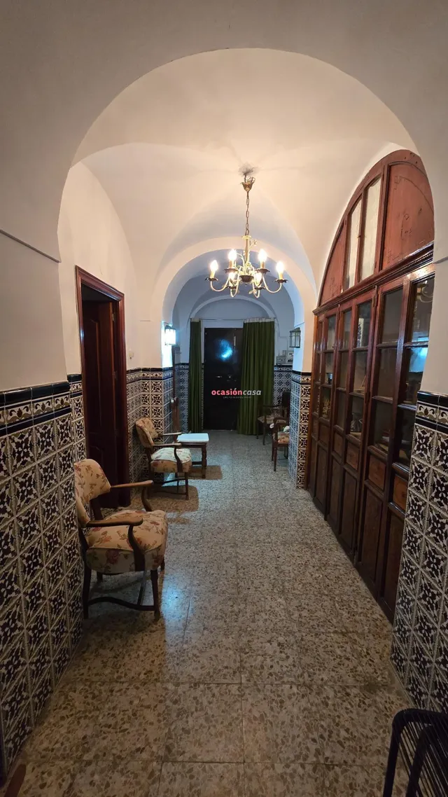 CASA CON TEJADO NUEVO EN VENTA — 18