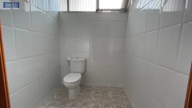 Se alquila local en la zona de Avd. del Ejercito, Guadalajara. — 15