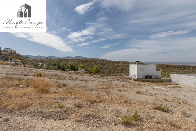 Terreno urbano de 750 m2 en Altos de La Zubia. Parcela 17, manzana M — 36