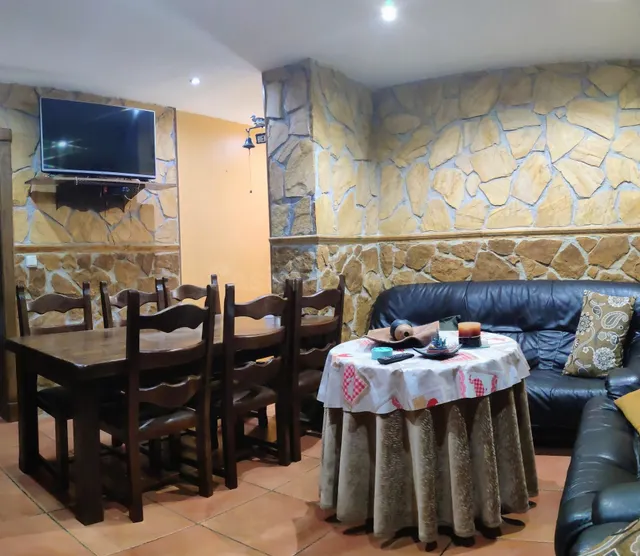 BONITO TRIPLEX EN MACAEL CON 3 DORMITORIOS, 3 CUARTOS DE BAÑ - foto 4