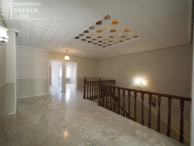 Amplia Casa en el Corazón de Tomelloso - €290,000 — 18