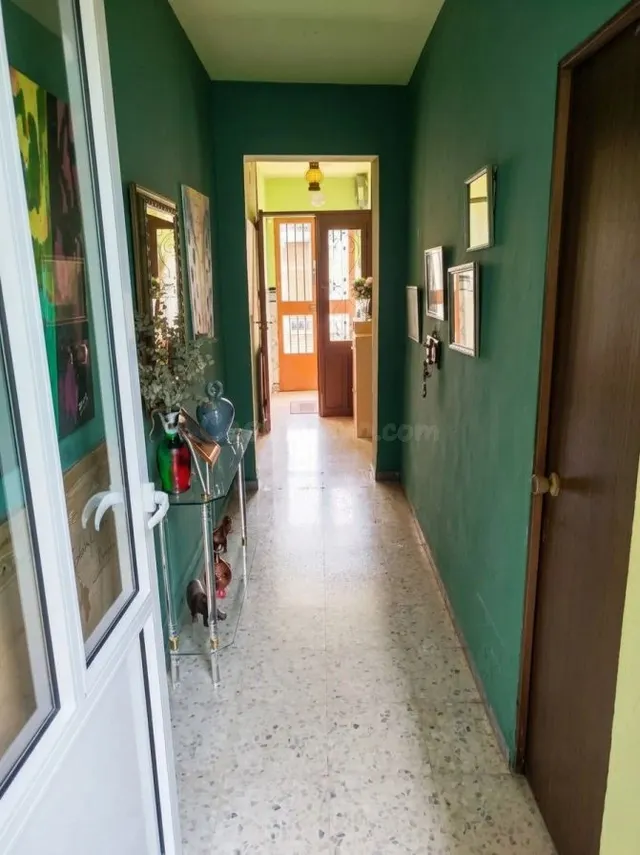 Casa Reformada en Montijo: Luminosa, con Placas Solares, Patio y Nave-Taller — 5