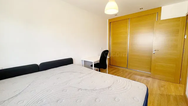 ¡EN ALQUILER PARA ESTUDIANTES! habitaciones EN CHALET CON REFORMA RECIENTE EN VILLANUEVA DE LA CAÑADA. — 20