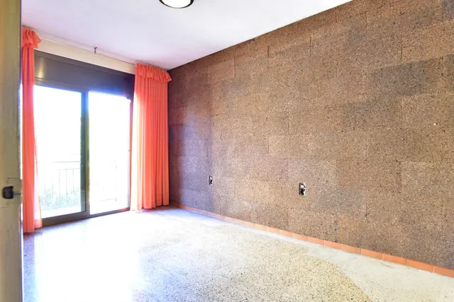 Casa con gran garaje de 154 m2 y terrazas en el centro de Sant Vicenç dels Horts — 19