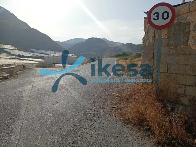 VENTA DE CASA ADOSADA EN EL EJIDO (ALMERÍA) - foto 5
