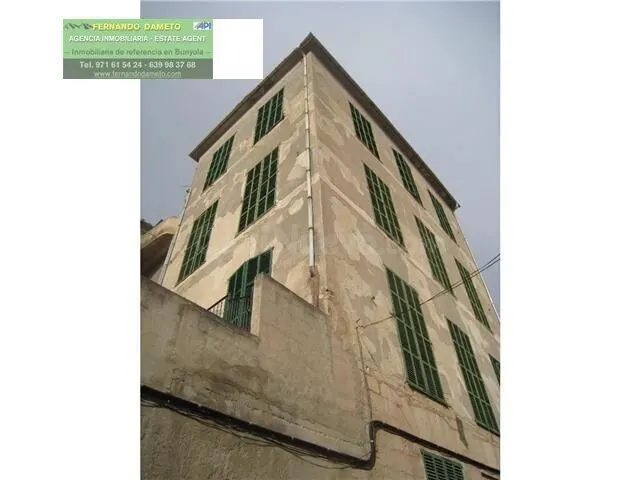 Edificio singular en venta en el centro de Sineu