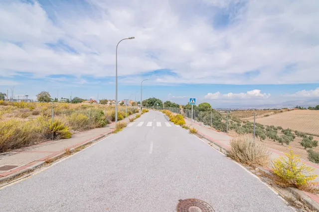 Oportunidad en venta de solar urbano en Otura — 26