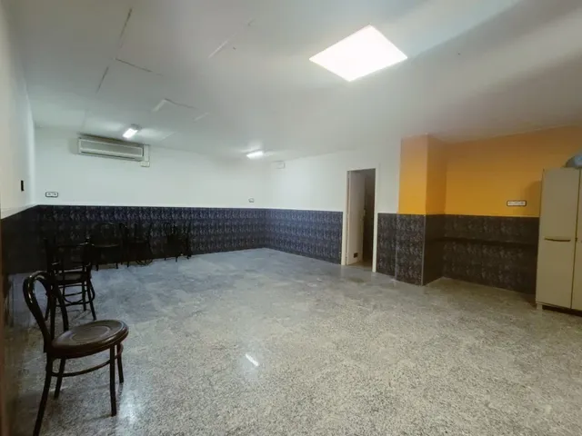 Oportunidad Única: Local Comercial — 9