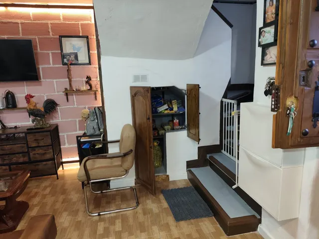Casa reformada con terraza, finca de 750 m2 y cuadra, con vistas al Aramo — Morcín — 36