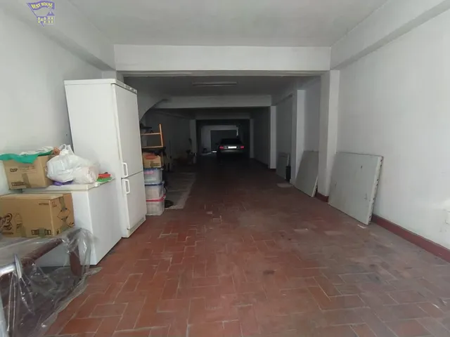 SE VENDE TERRENO URBANO CON GARAJE — 6