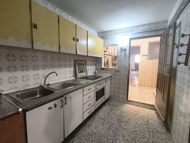 ¡AMPLIA VIVIENDA A REFORMAR EN LA BAJADILLA! — 10