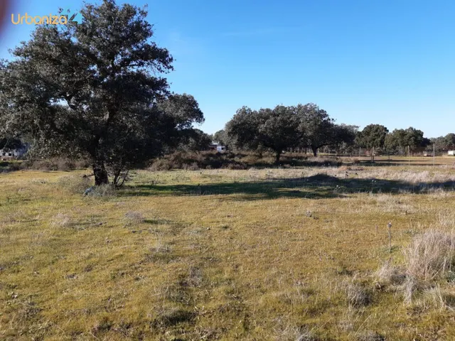 parcela en el coi con  escrituras del terreno totalmente vallada a 10 min de Badajoz — 7