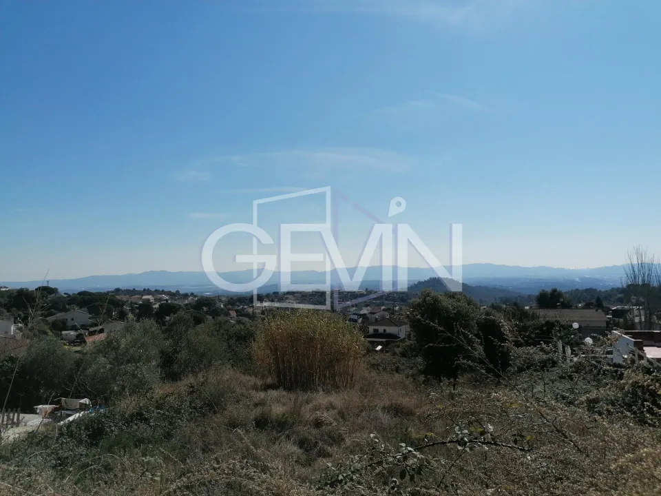 Terreno urbano en venta de 1090 metros en Urbanización Can Regasol de Bigues i Riells