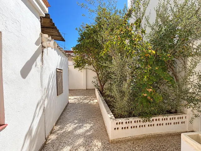¡casa con patio y muchas posibilidades cerca del centro de Málaga! — 12