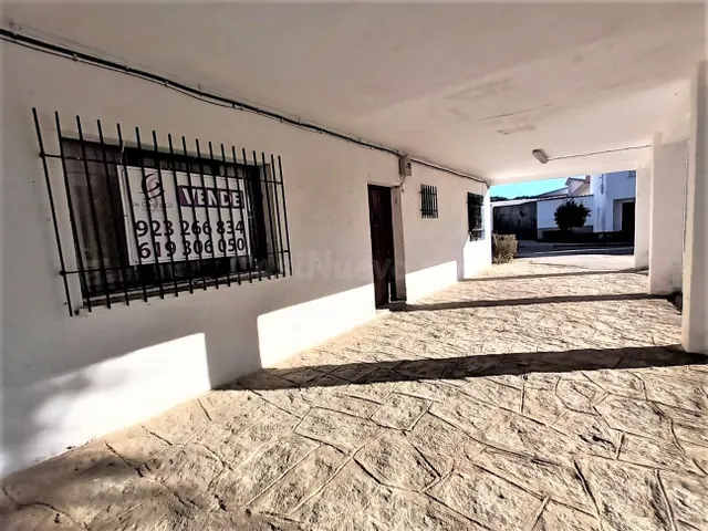 CASA  EN NUEVO NAHARROS CON DOS SALONES EN EL CENTRO — 3