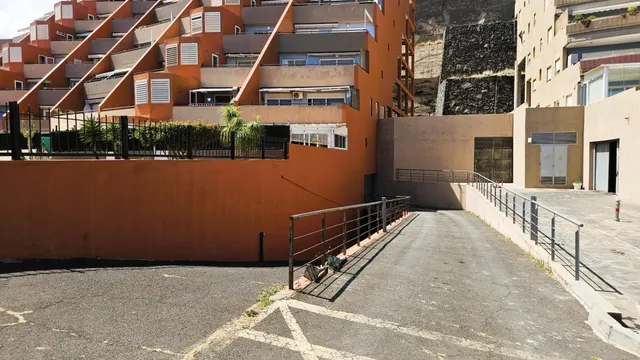 Oportunidad. Radazul Bajo -- Lote de 9 Plazas de Garaje — 10