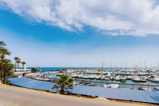 Apartamento junto a la playa de Aguamarina — 27