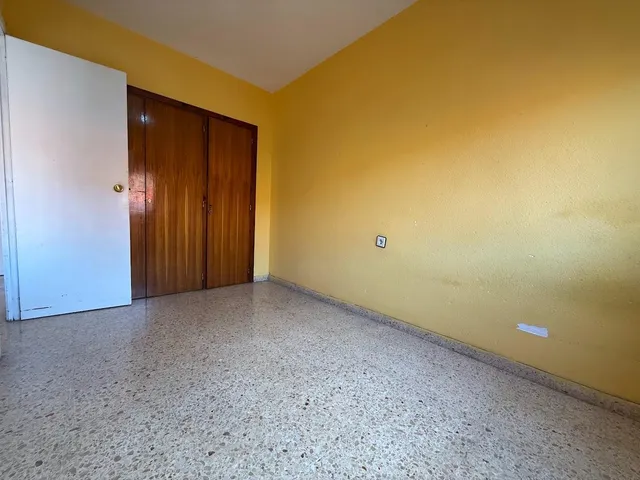 Piso Semireformado con ascensor en Mislata — 17