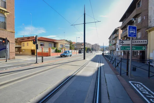 Local en bruto situado junto a la Avenida principal — 15