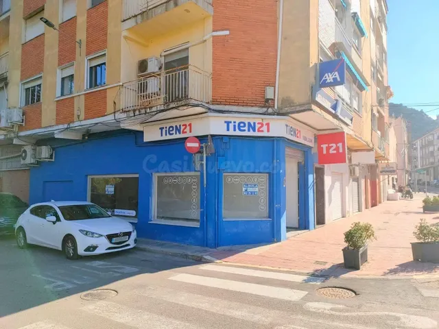 LOCAL COMERCIAL EN ALQUILER — 4