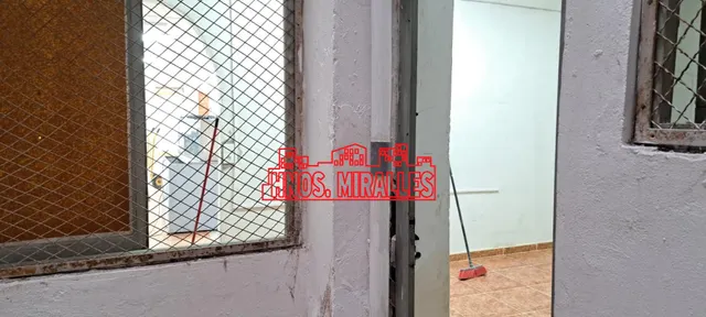 Local Comercial Recién Reformado en Zona Estratégica Cercana a la Plaza Barcelona — 7
