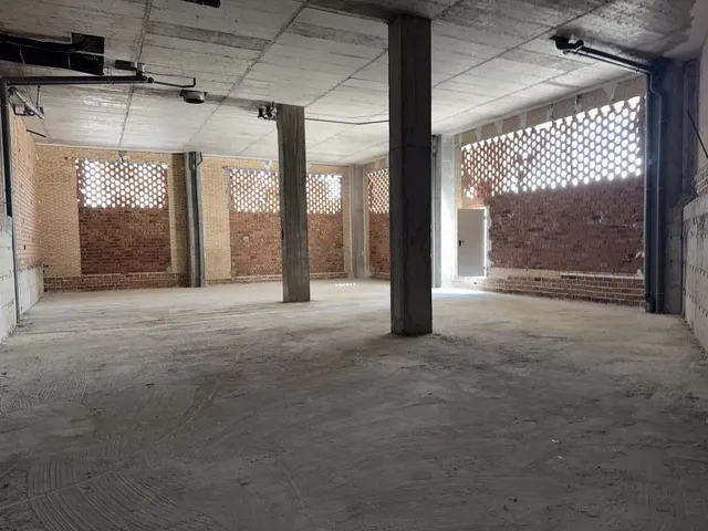 Local comercial 220m² en venta - Marbella — 12
