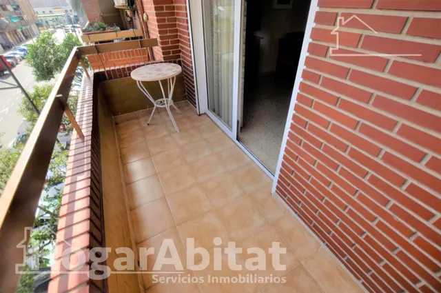 ¡EN BUENA ZONA! AMPLIO, BONITO Y LUMINOSO CON BALCÓN, TODO AMUEBLADO — 11