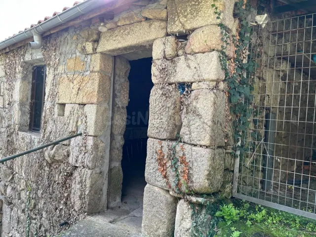 oPORTUNIDAD!!! SE VENDE CASA DE PIEDRAY PARA RESTAURAR EN VI