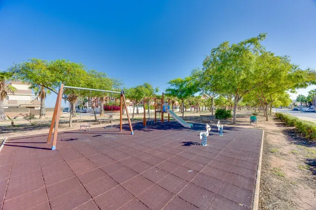 Bungalow en planta baja con amplio jardín privado y aparcamiento en Cabo Roig — 35