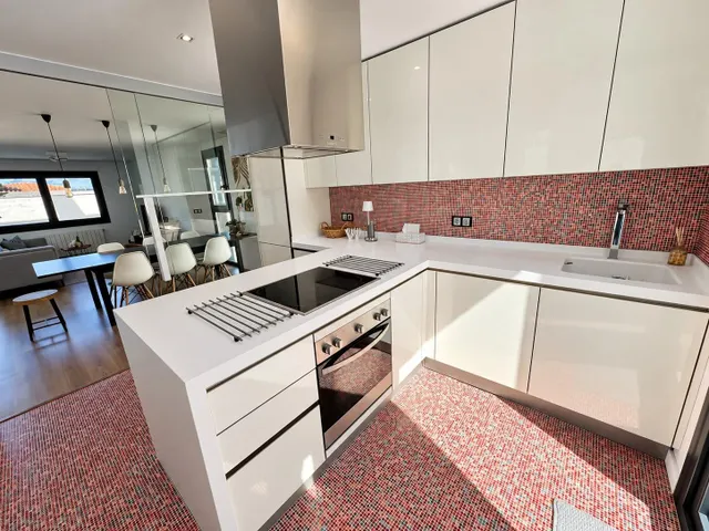 Preciosa casa de esquina con 3 dormitorios, amplia parcela privada y vistas panorámicas en Albir — 15