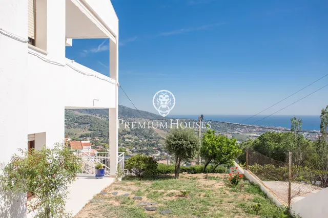 Espectacular Casa en Alella con Vistas al Mar y Dos Vivienda - foto 3