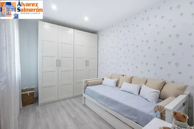 Amplia casa de 182 m2 con patio, gran sótano y a menos de 5 minutos del metro — 21