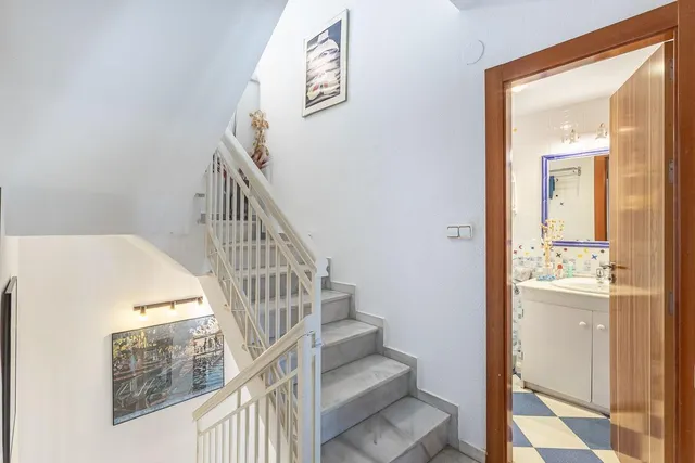 CASA PAREADA EN LA ZUBIA CON PISCINA, ZONA DE BARBACOA Y JARDÍN — 31