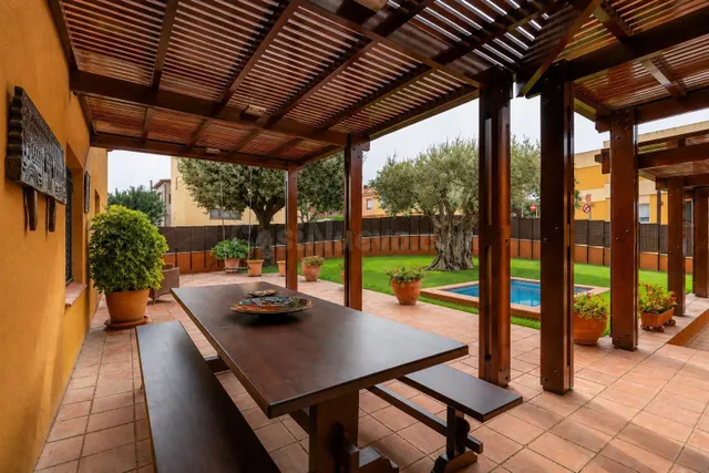 Espectacular casa moderna en Forallac - foto 3