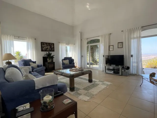 Exclusivo chalet con 9000m2 de parcela — 18