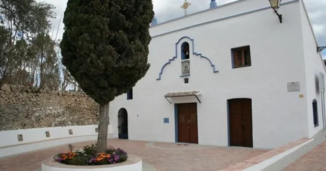 Villa de lujo con 5 dormitorios, piscina privada y magníficas vistas al mar en Moraira — 22